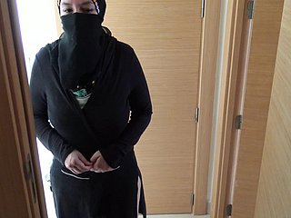 British Revile Fucks His Grown-up Egyptian Mademoiselle Down Hijab