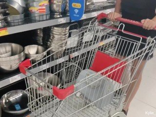 [PREVIEW] Kylie_NG Squirts alle über ihr Automobile nach dem Einkauf im Supermarkt