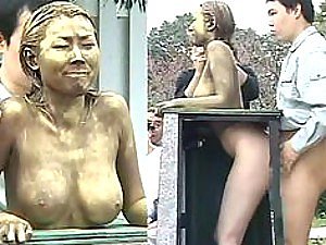 クソ人間の彫像